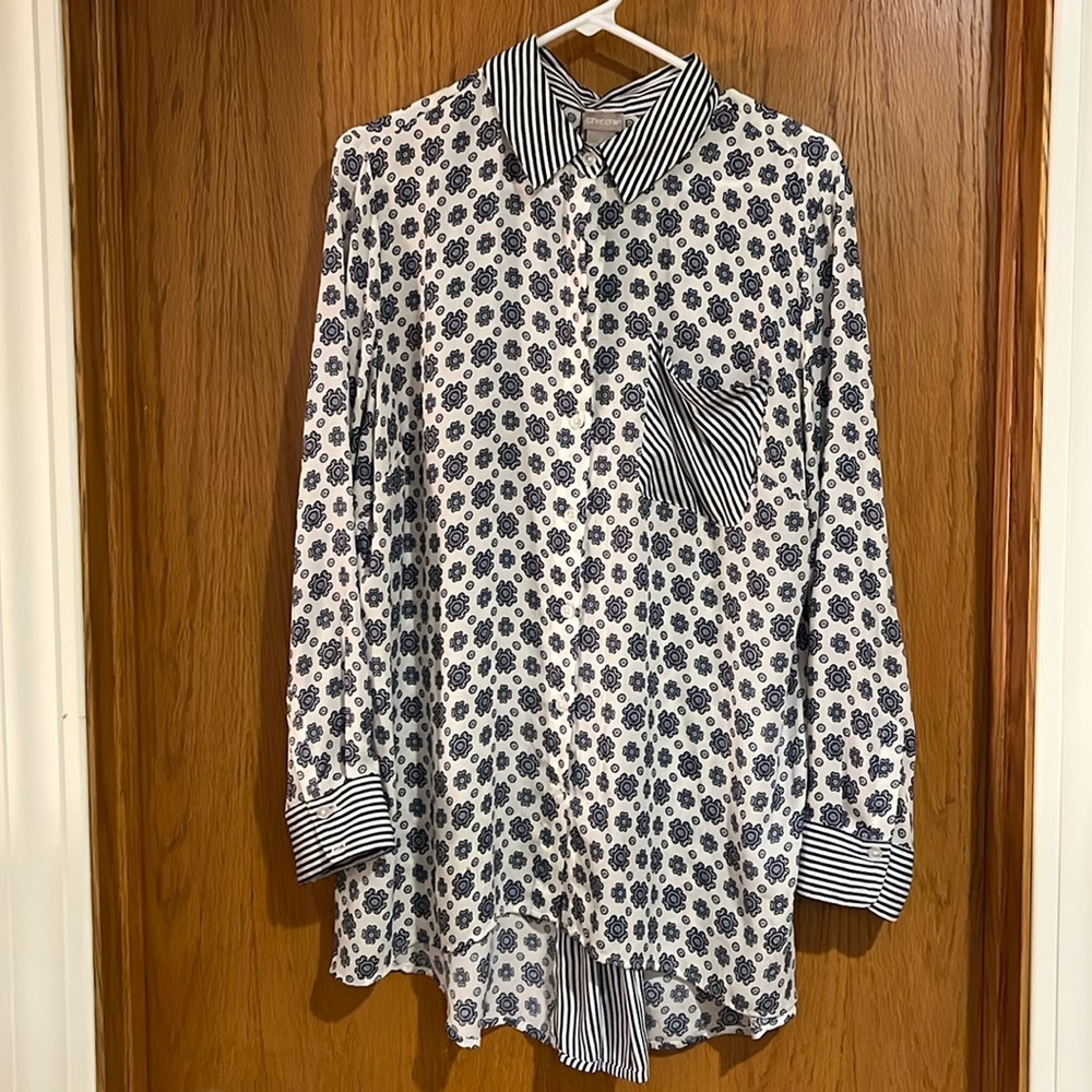 Blue and white pattern Chico’s tunic blouse (fits like L)